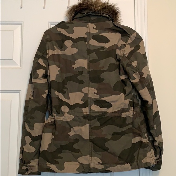 Camouflage Jacket with Fur around neck. - Picture 2 of 3